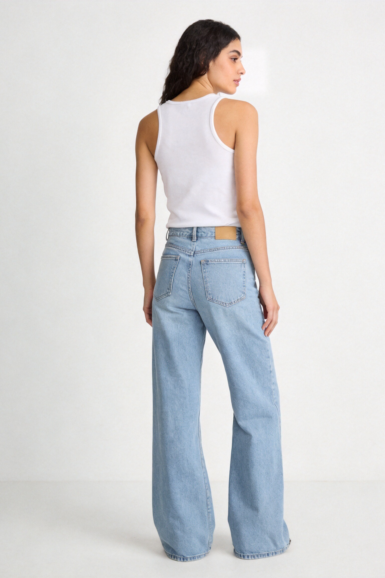 Top Algodón con Detalle de Tachuelas