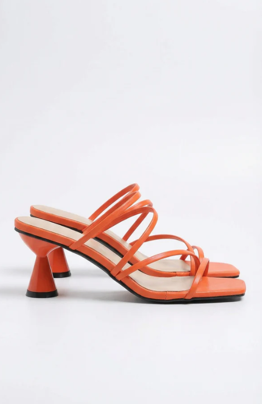 Sandalias de tiras con tacón