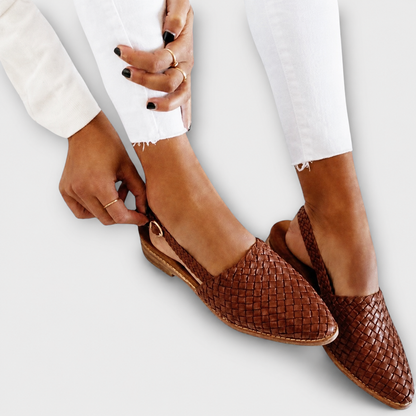 Claudia | Mocasines con tira trasera trenzada
