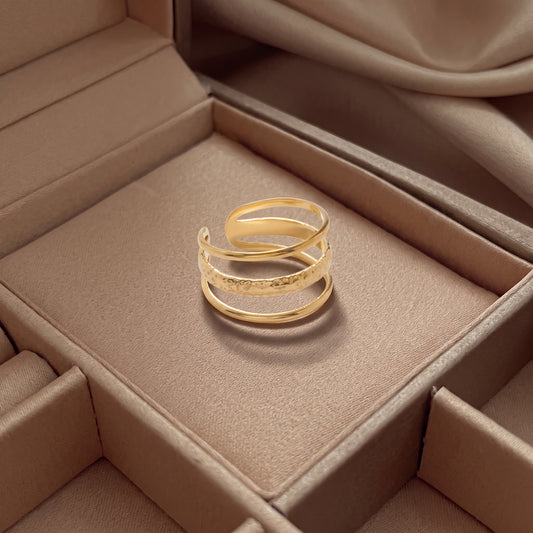 Anillo de tres láminas