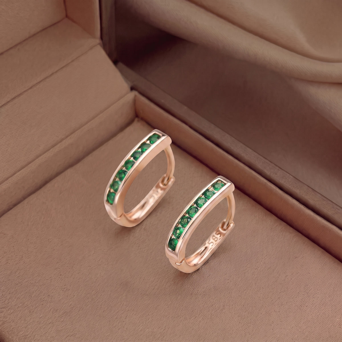 Pendientes de Esmeralda y Diamante en Oro