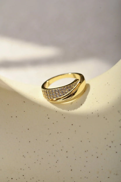 Anillo elegante con piedras preciosas Claudia