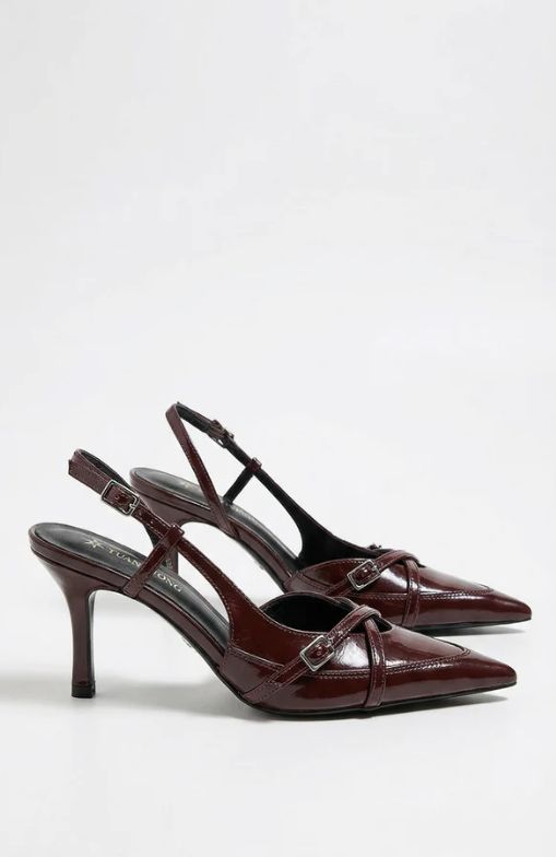 Zapatos de tacón con talón abierto y hebilla