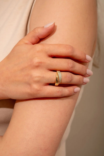 Anillo elegante con piedras preciosas Claudia